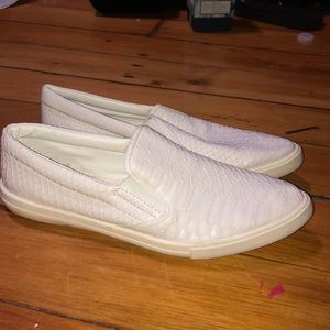 TOPSHOP scaled slip ons